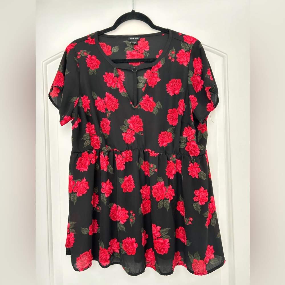 Torrid strappy floral babydoll blouse